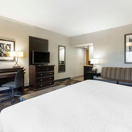 Best Western Plus Midwest Inn Omaha Bagian luar foto