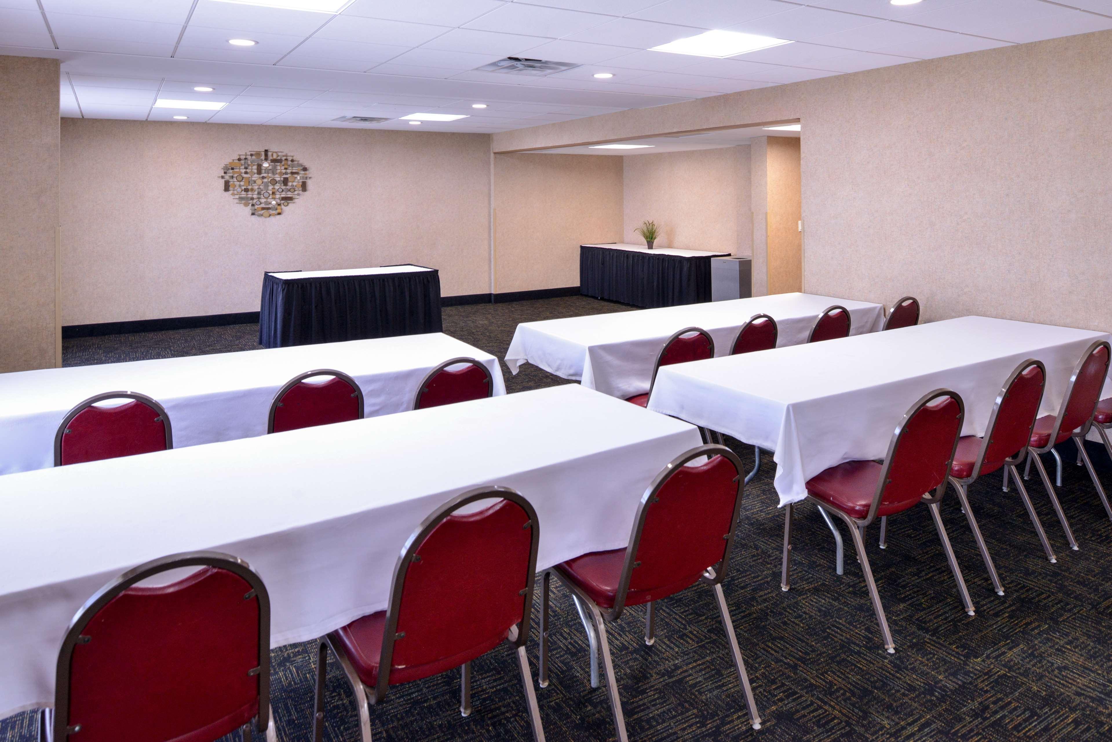 Best Western Plus Midwest Inn Omaha Bagian luar foto