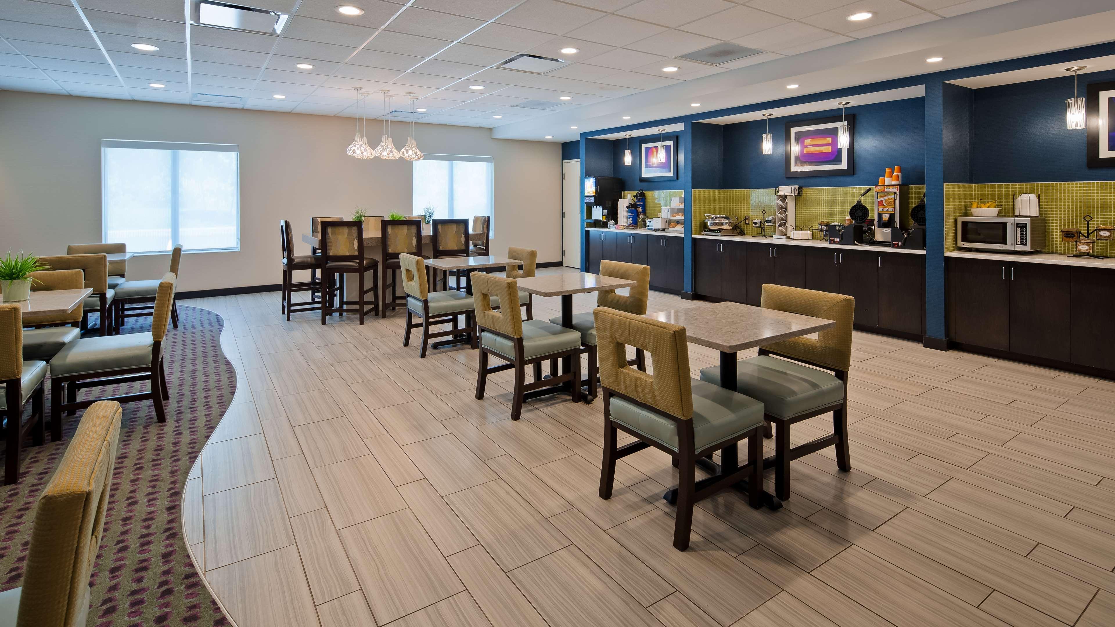 Best Western Plus Midwest Inn Omaha Bagian luar foto