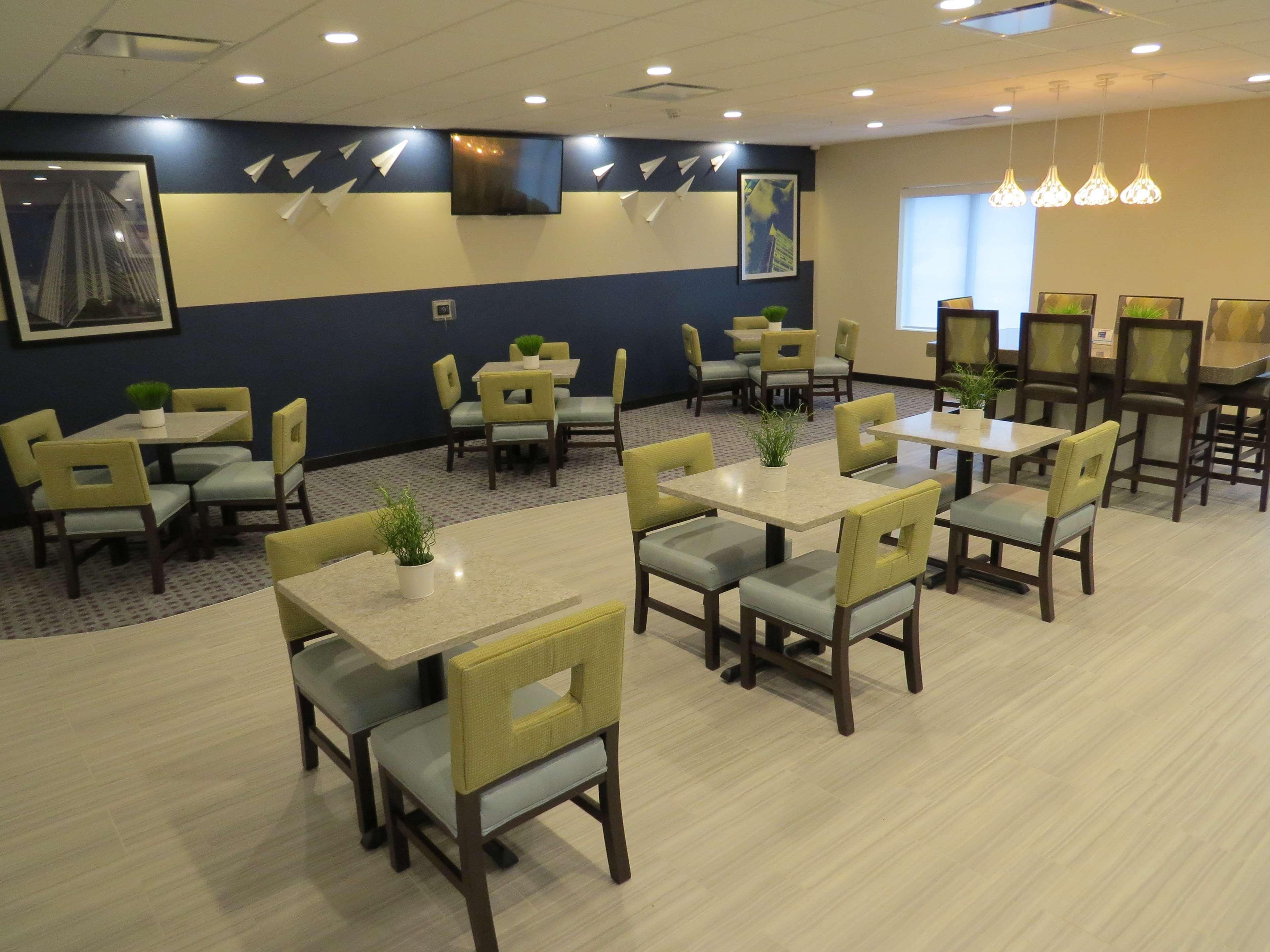 Best Western Plus Midwest Inn Omaha Bagian luar foto