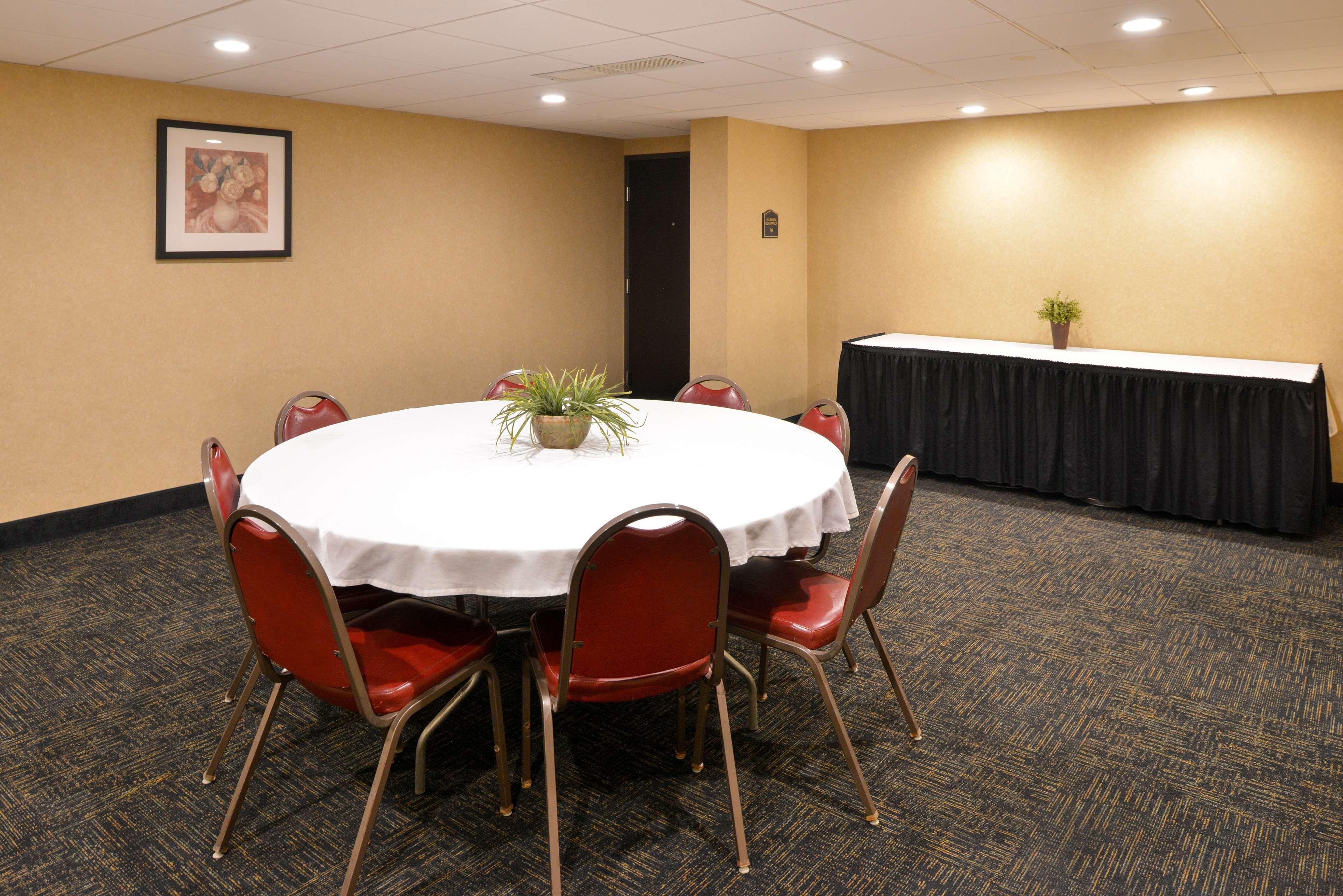 Best Western Plus Midwest Inn Omaha Bagian luar foto