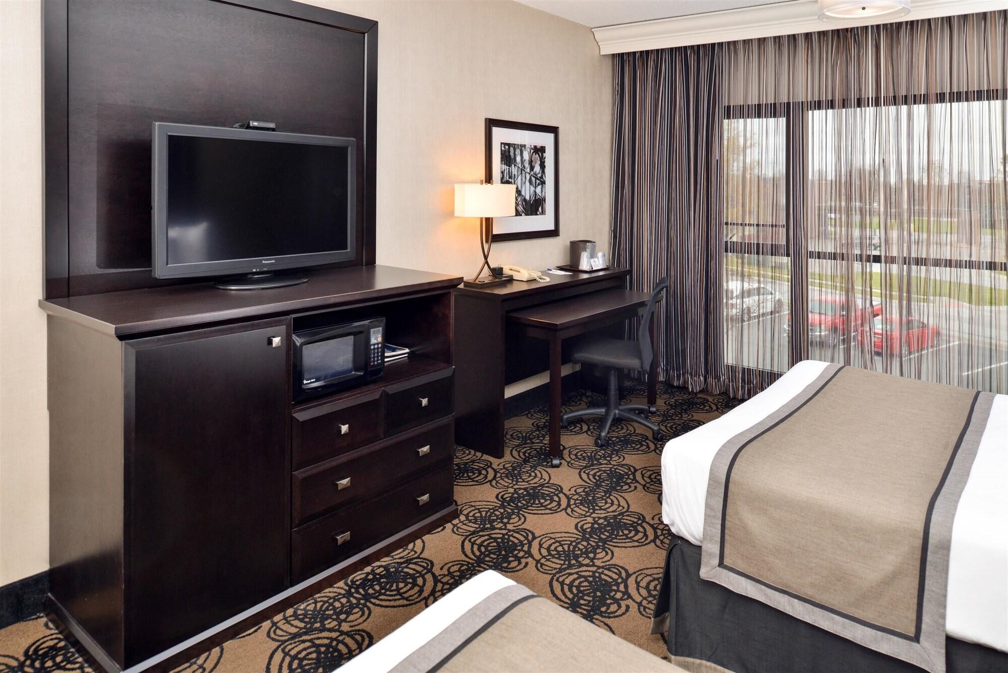 Best Western Plus Midwest Inn Omaha Bagian luar foto