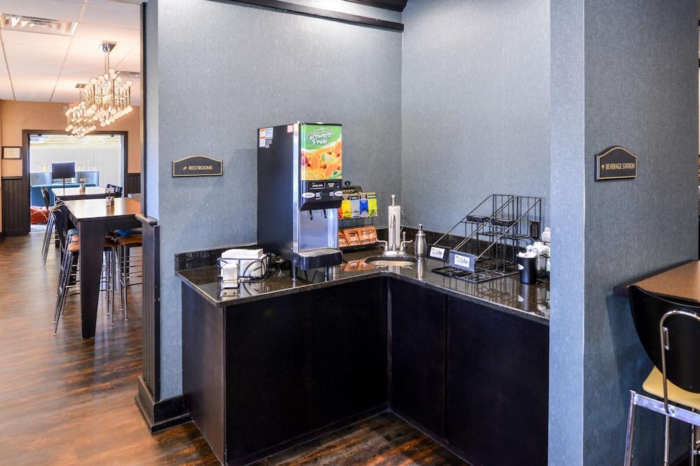 Best Western Plus Midwest Inn Omaha Bagian luar foto