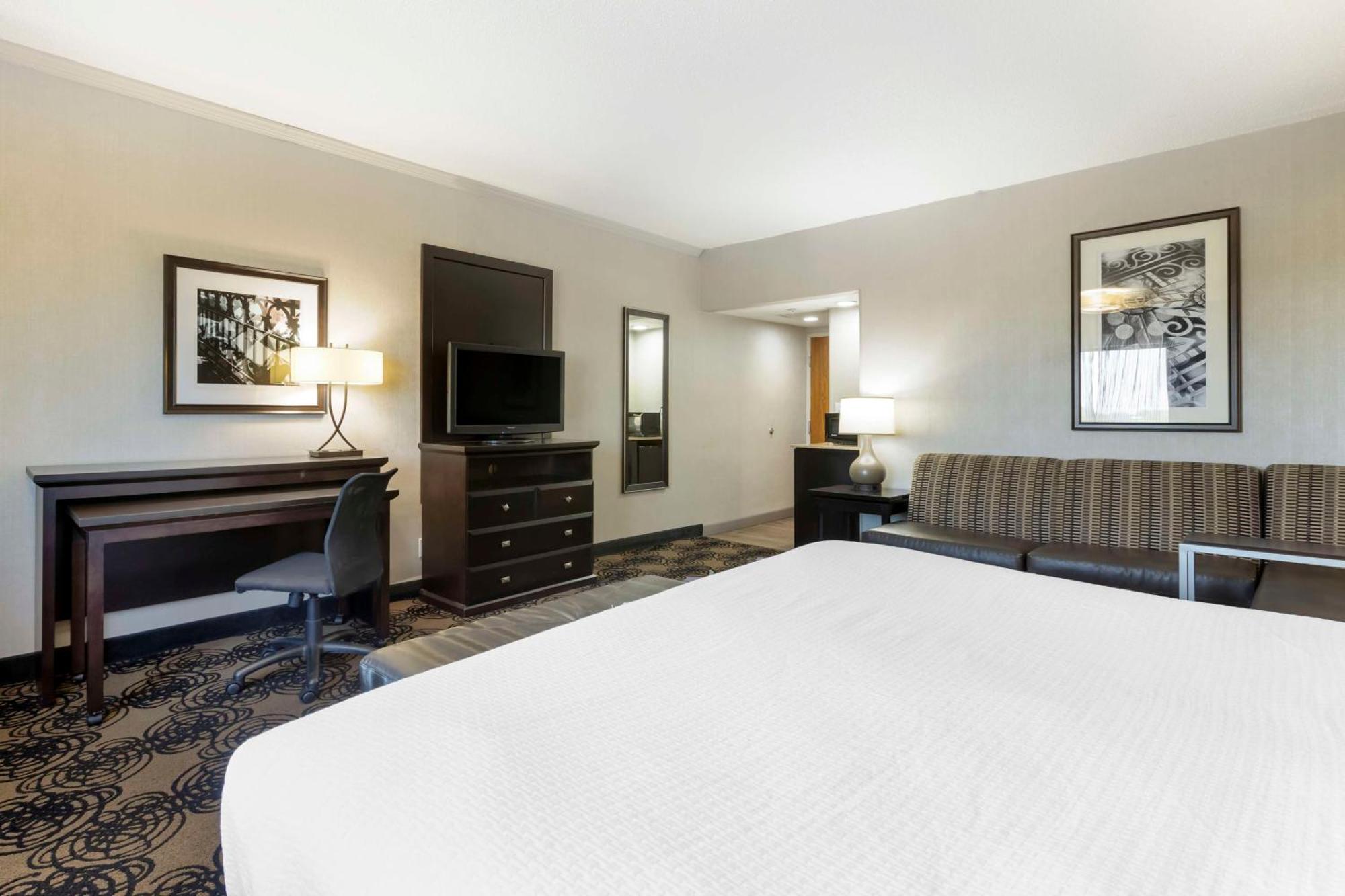 Best Western Plus Midwest Inn Omaha Bagian luar foto