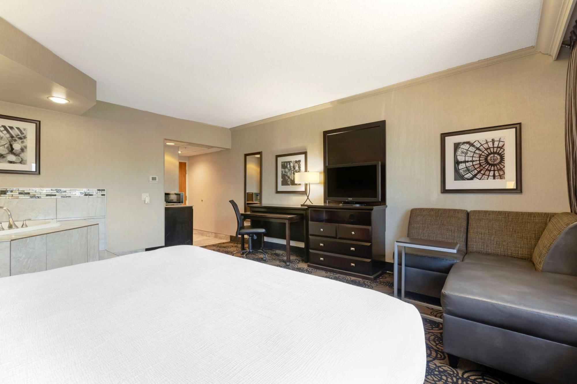 Best Western Plus Midwest Inn Omaha Bagian luar foto