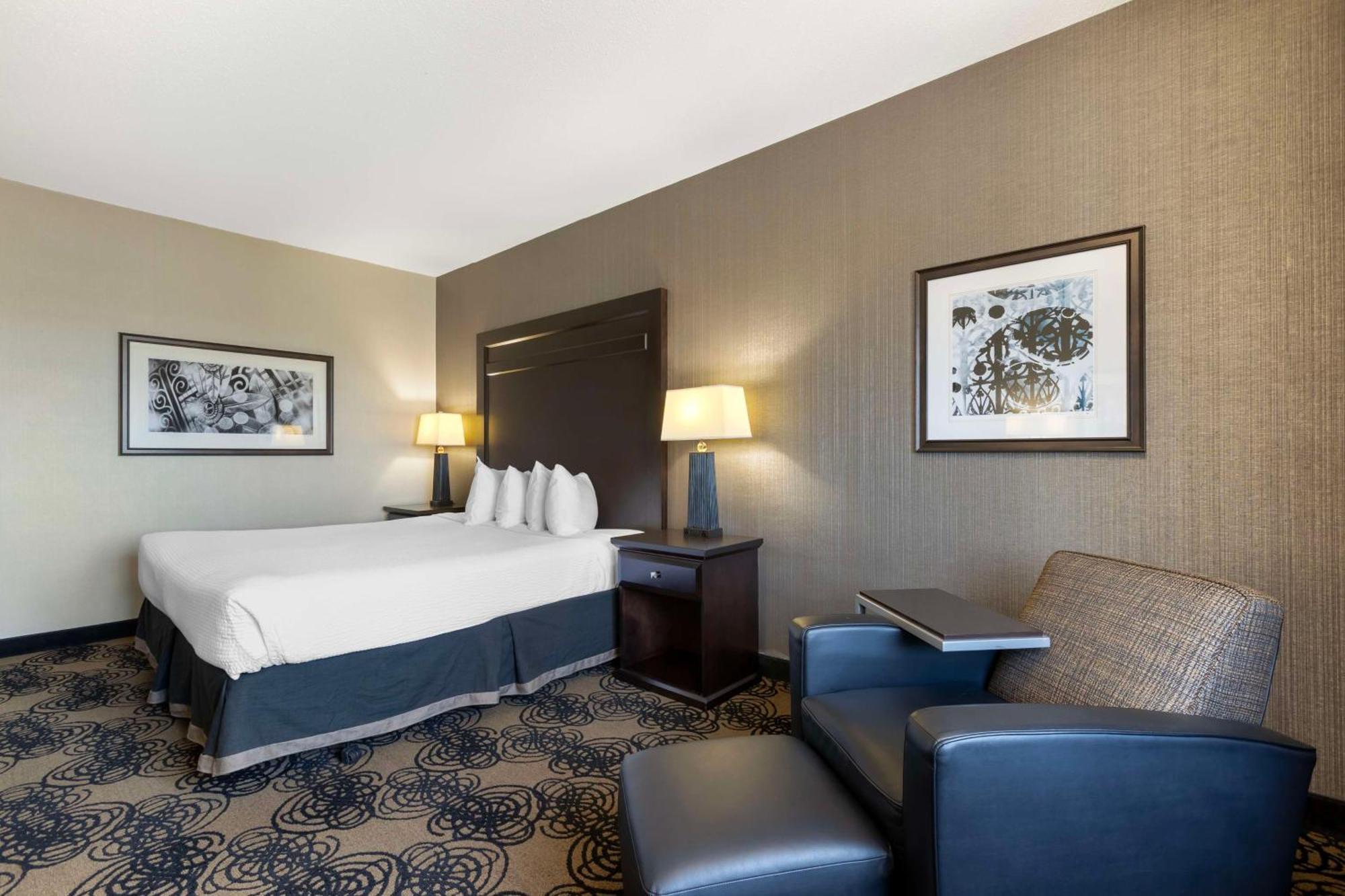 Best Western Plus Midwest Inn Omaha Bagian luar foto