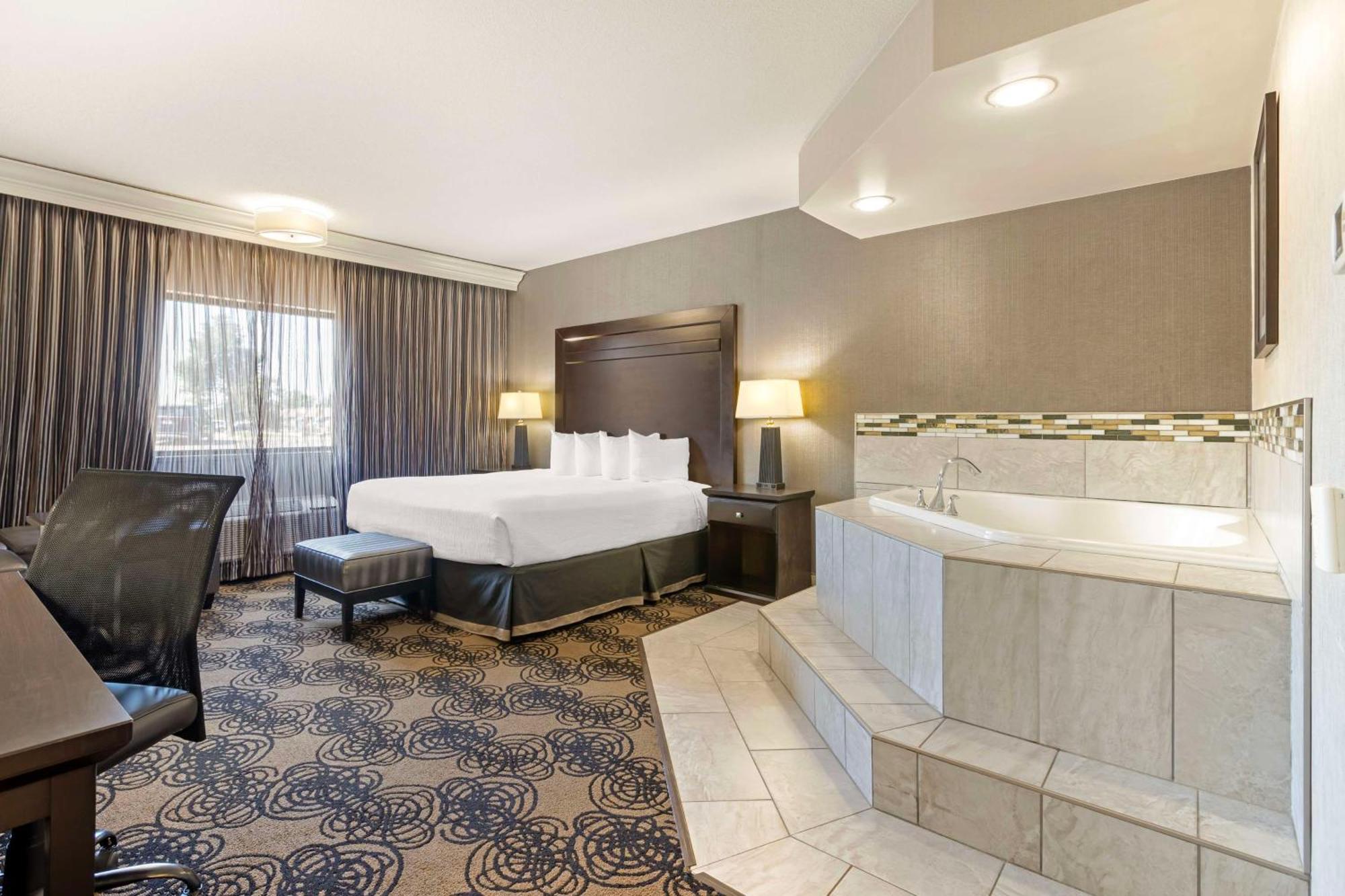 Best Western Plus Midwest Inn Omaha Bagian luar foto