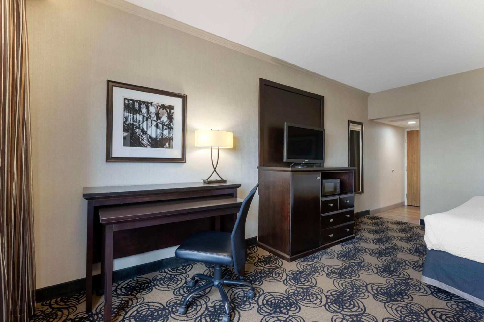 Best Western Plus Midwest Inn Omaha Bagian luar foto