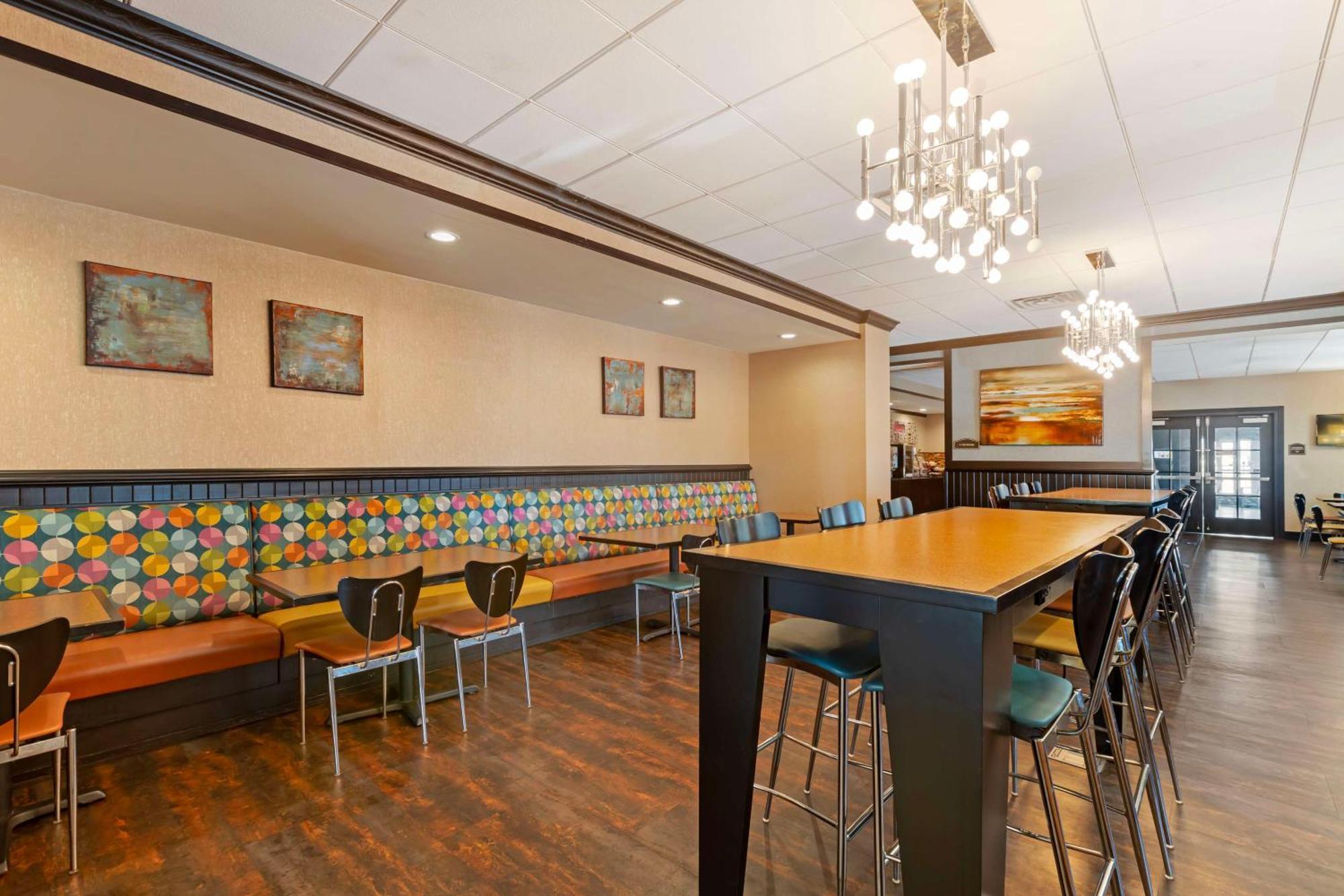 Best Western Plus Midwest Inn Omaha Bagian luar foto